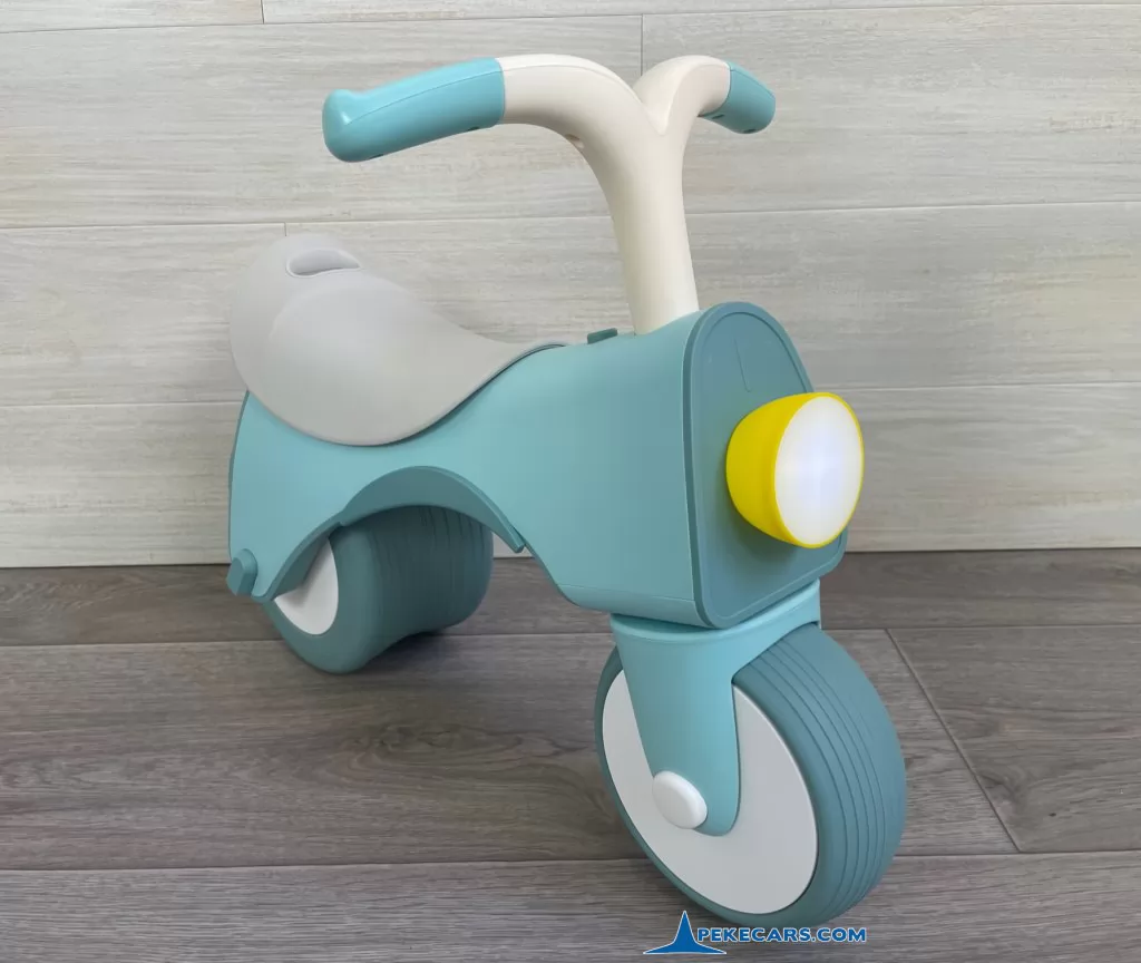 bicicleta con pedales para niños de 2 a 5 años evolutiva pekecars azul