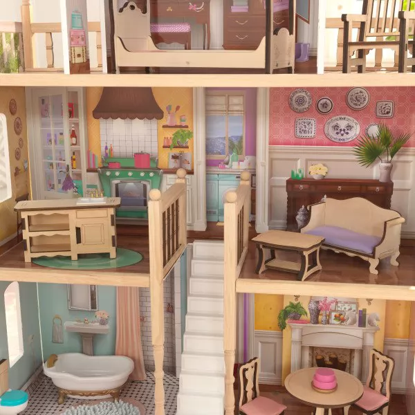 Detalle de escalera y varias estancias de kidkraft casa charlotte 65956