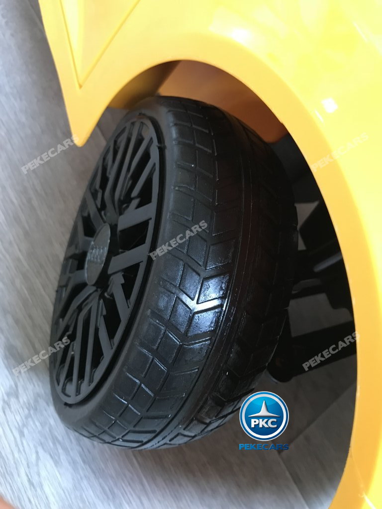 Coche electrico infantil Audi Little R8 Spyder Amarillo con ruedas de caucho antipinchazos