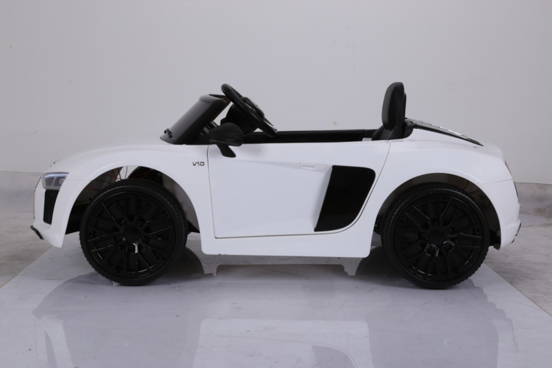 Coche electrico infantil Audi R8 Spyder Blanco visto de lado