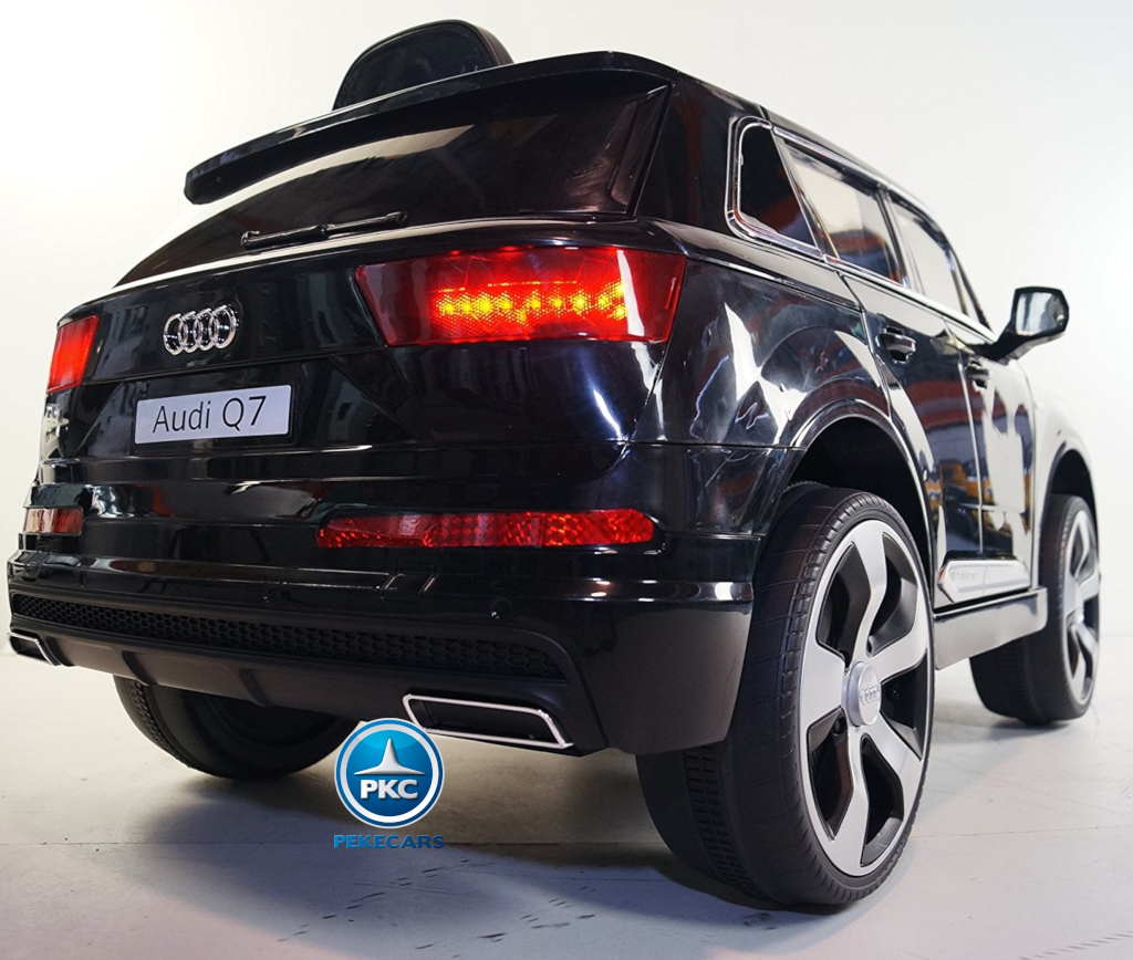 Coche electrico infantil Audi Q7 S-Line Negrocon luces traseras
