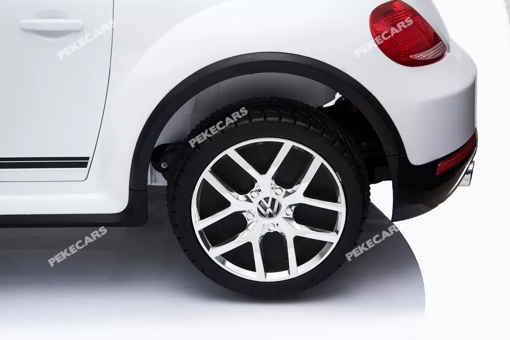 Coche electrico infantil Beetle Dune Blanco con ruedas de caucho antipinchazos