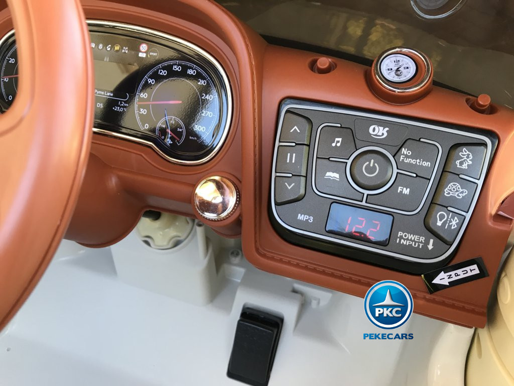 Coche electrico para niños Bentley Bentayga Blanco con radio FM y Bluetooth