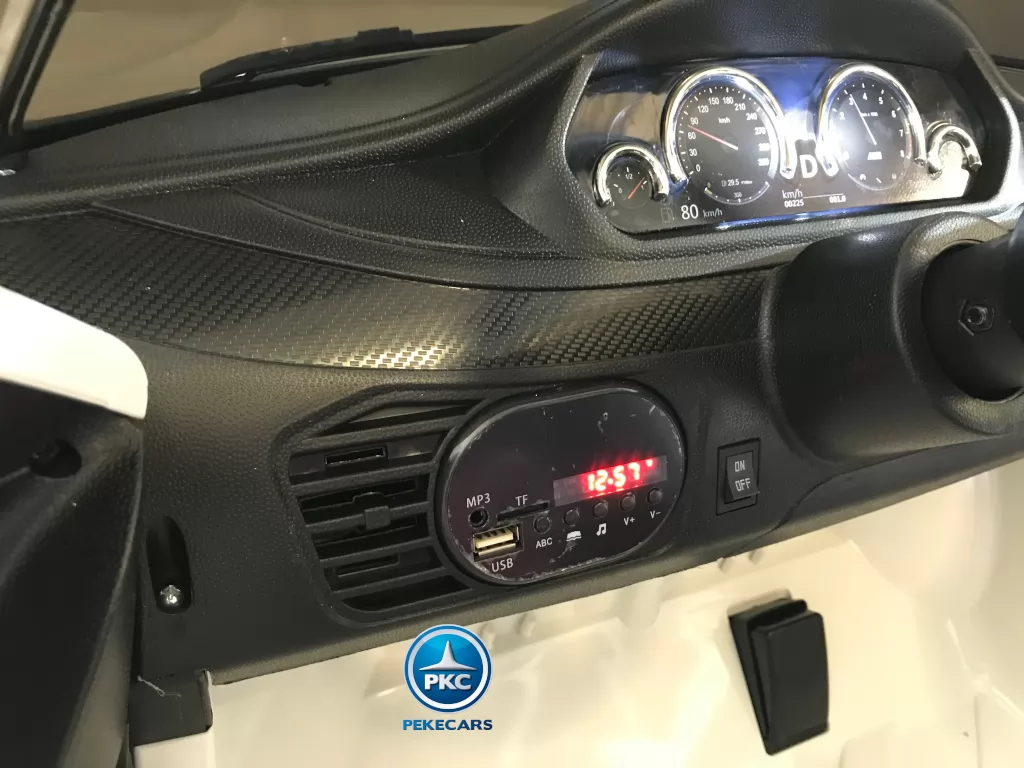 Coche electrico para niños BMW X6M Blanco display de sonido