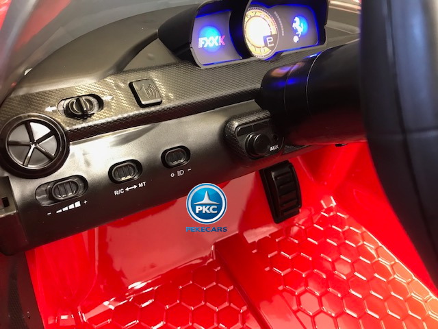 Coche electrico infantil Ferrari FXX-K Rojo Pintado salpicadero