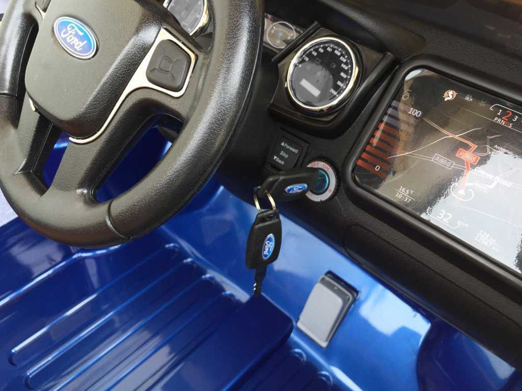 Todoterreno electrico infantil Ford Ranger Azul Metalizado salpicadero