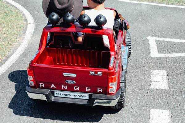 Todoterreno electrico infantil Ford Ranger Burdeos Metalizado conexion usb