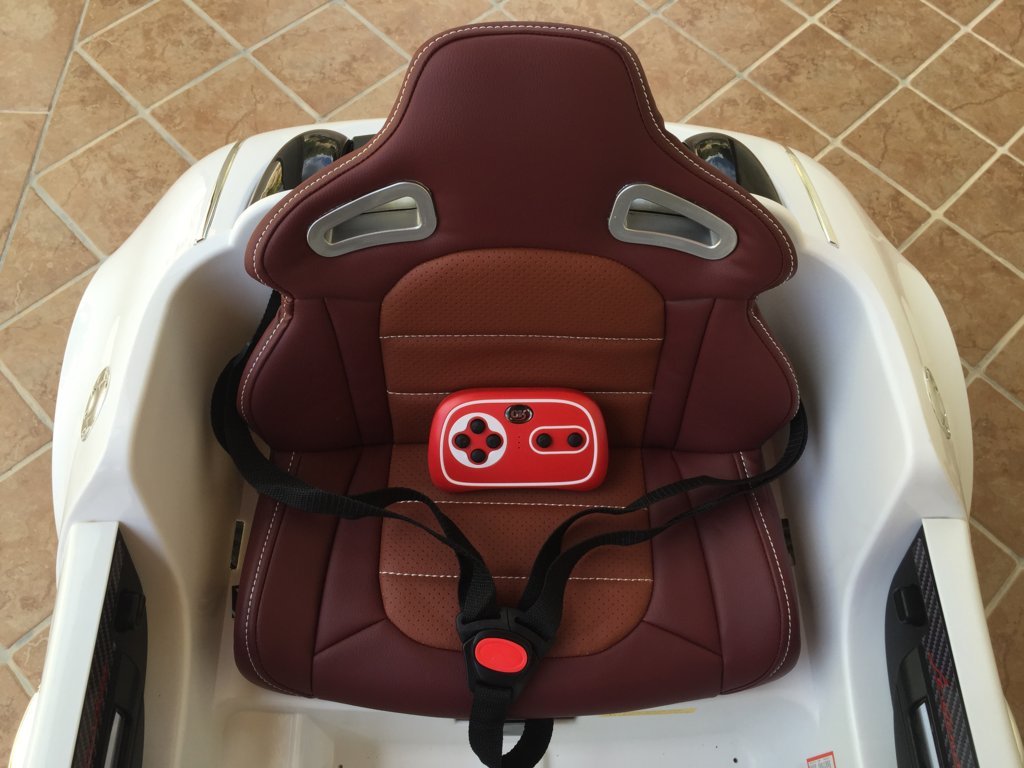Coche electrico Infantil Bugatti Veyron Style Blanco con asiento acolchado en piel