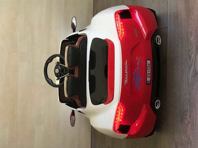 Coche electrico para niños Maserati Alfieri Blanco y rojo trasera
