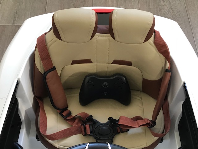 Coche electrico para niños Maserati Alfieri Blanco y rojo asiento