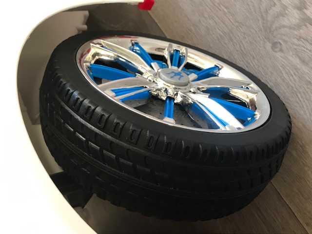 Coche electrico para niños Maserati Alfieri Blanco y rojo ruedas