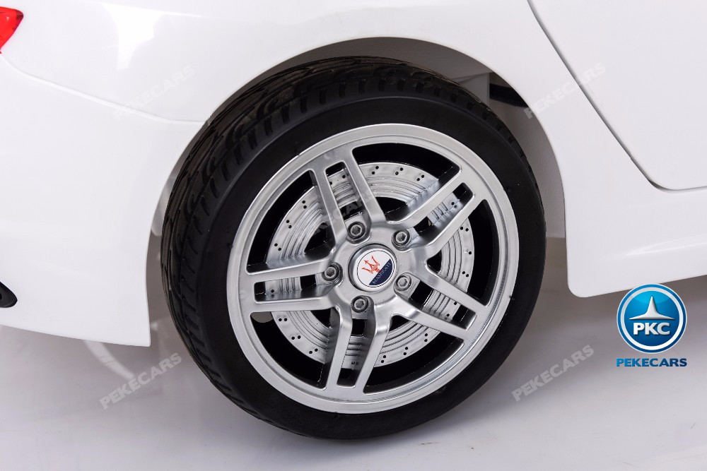 Coche electrico para niños Maserati Gran Turismo 12V Blanco ruedas de caucho antipinchazos