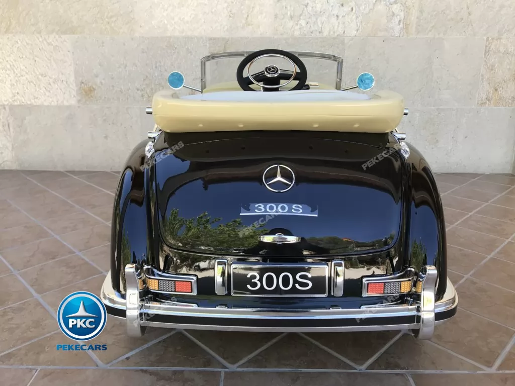 Coche electrico infantil Mercedes Benz 300S Negro vista trasera