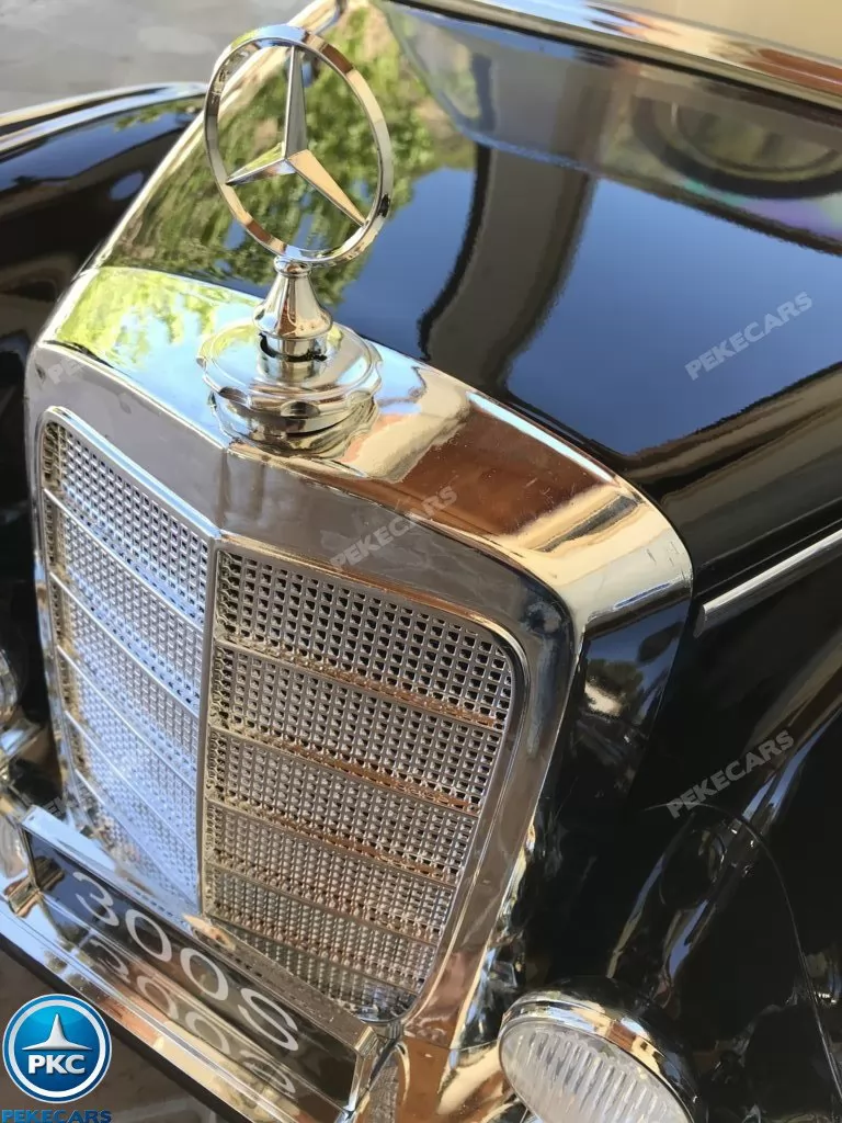 Coche electrico para niños Mercedes Benz 300S Negro detalles del capo