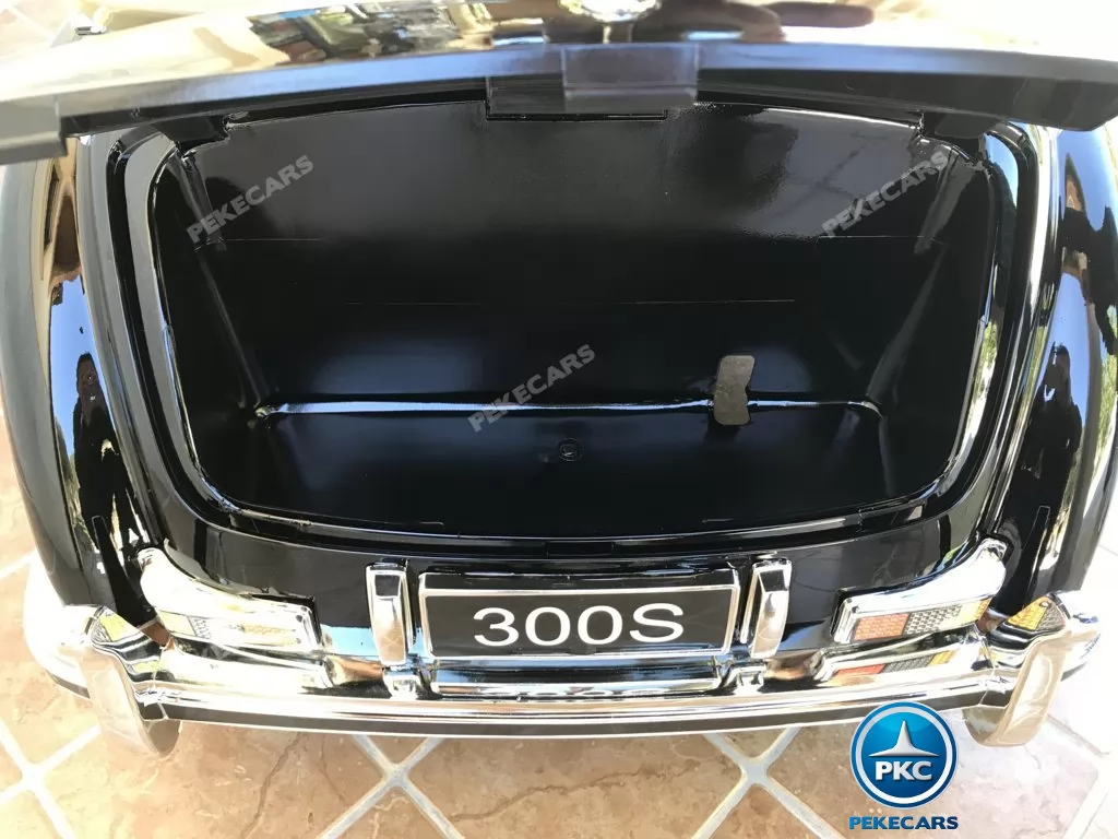 Coche electrico infantil Mercedes Benz 300S Negro con amplio maletero