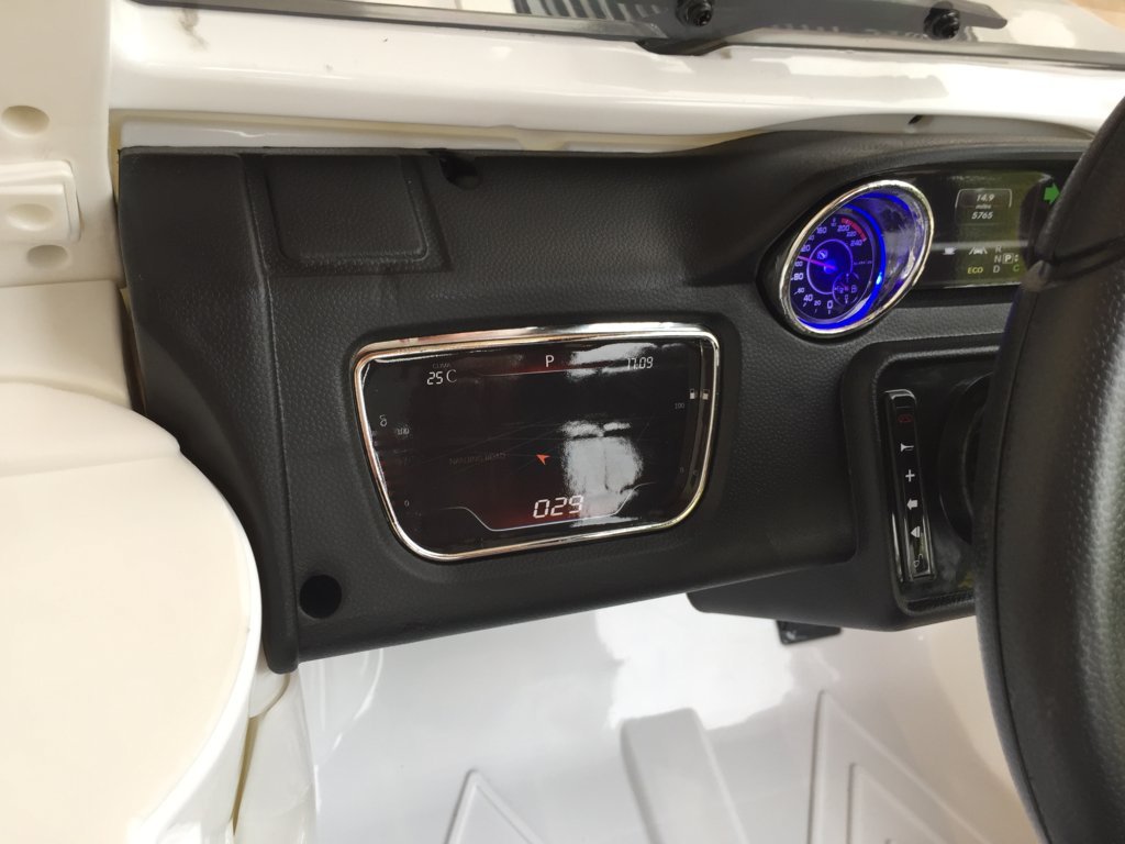 Todoterreno electrico para niños Mercedes G63 Blanco luces azules
