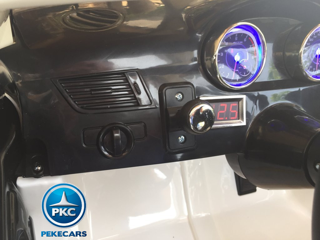 Coche electrico para niños Mercedes GL63 Blanco salpicadero con luz