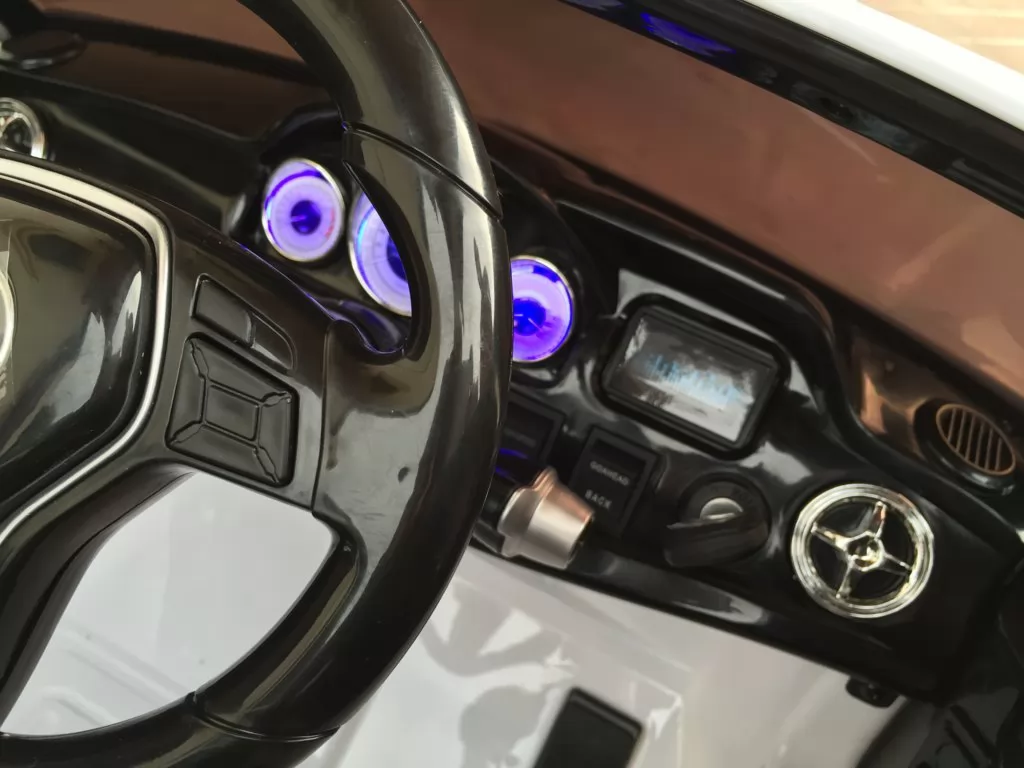 Coche electrico para niños Mercedes GLK-350 Blanco llave de arranque