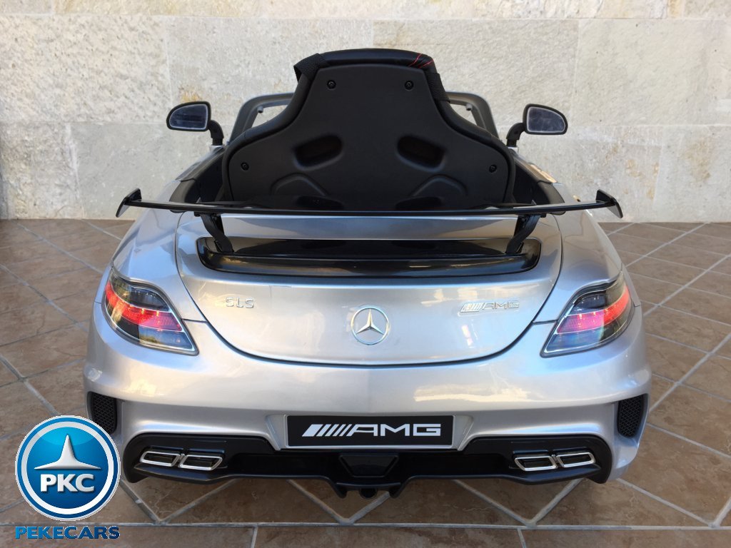 Coche electrico para niños Mercedes deportivo sls Plata Metalizado vista trasera