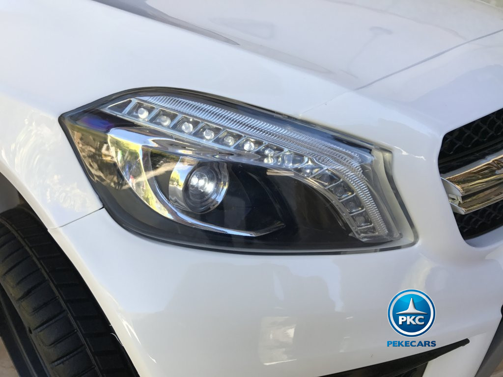 Coche electrico infantil mercedes a45 Blanco luces frontales