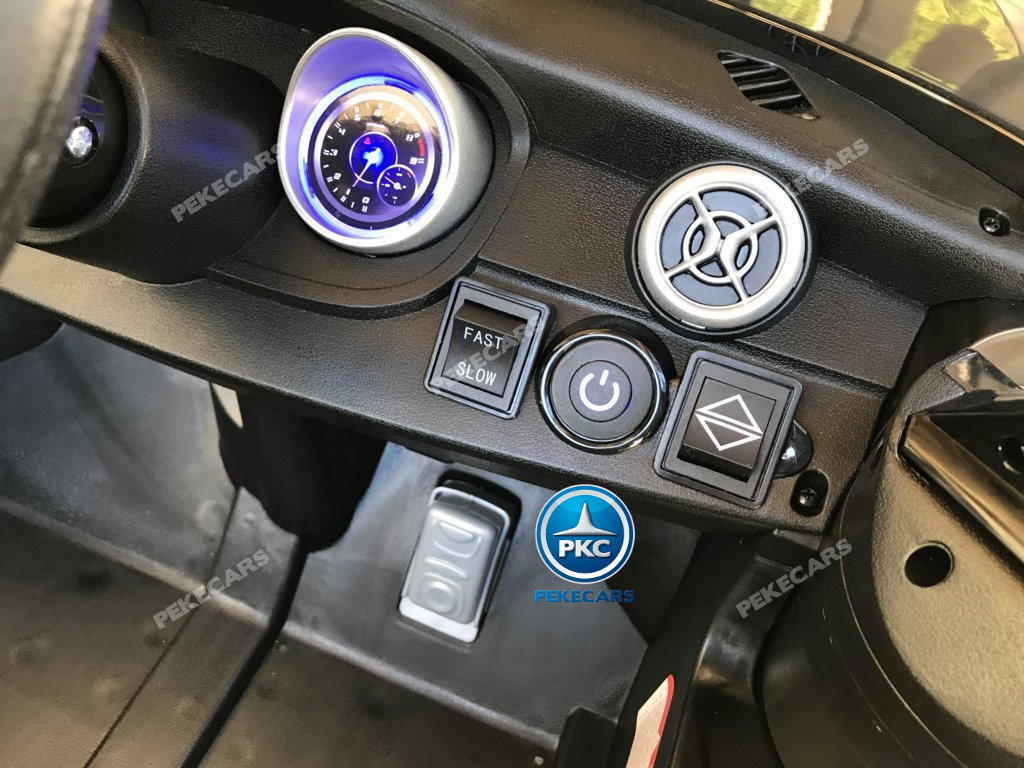 Coche electrico para niños mercedes a45 Negro salpicadero retroiluminado en color azul