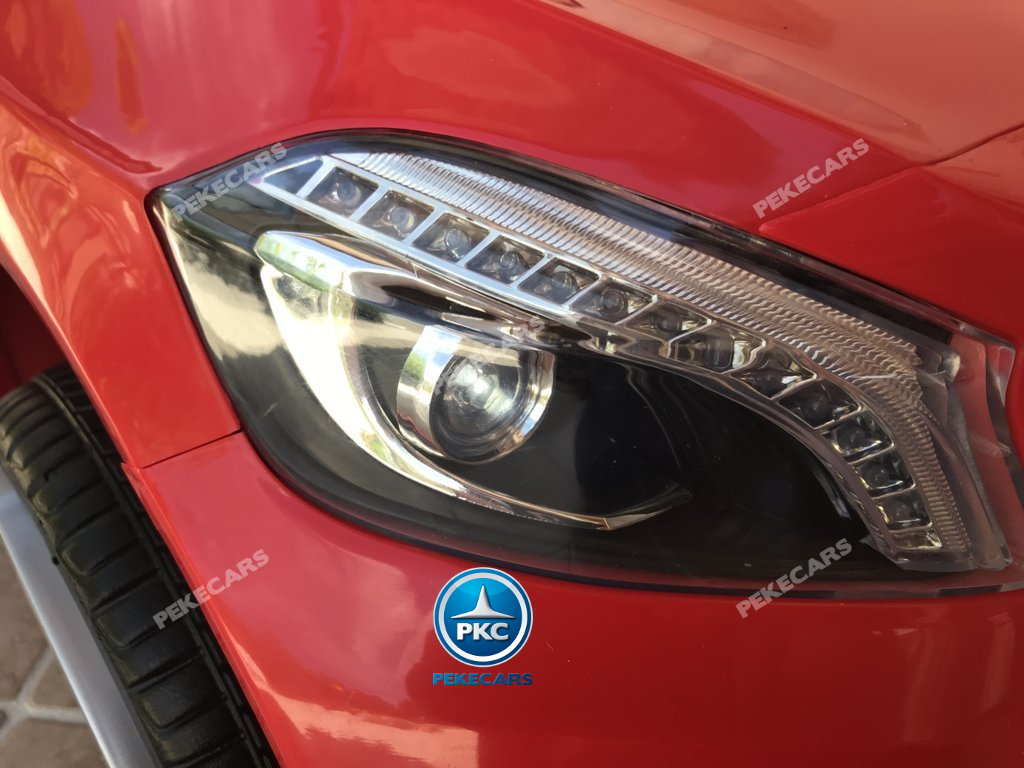 Coche electrico para niños mercedes a45 Rojo luces delanteras