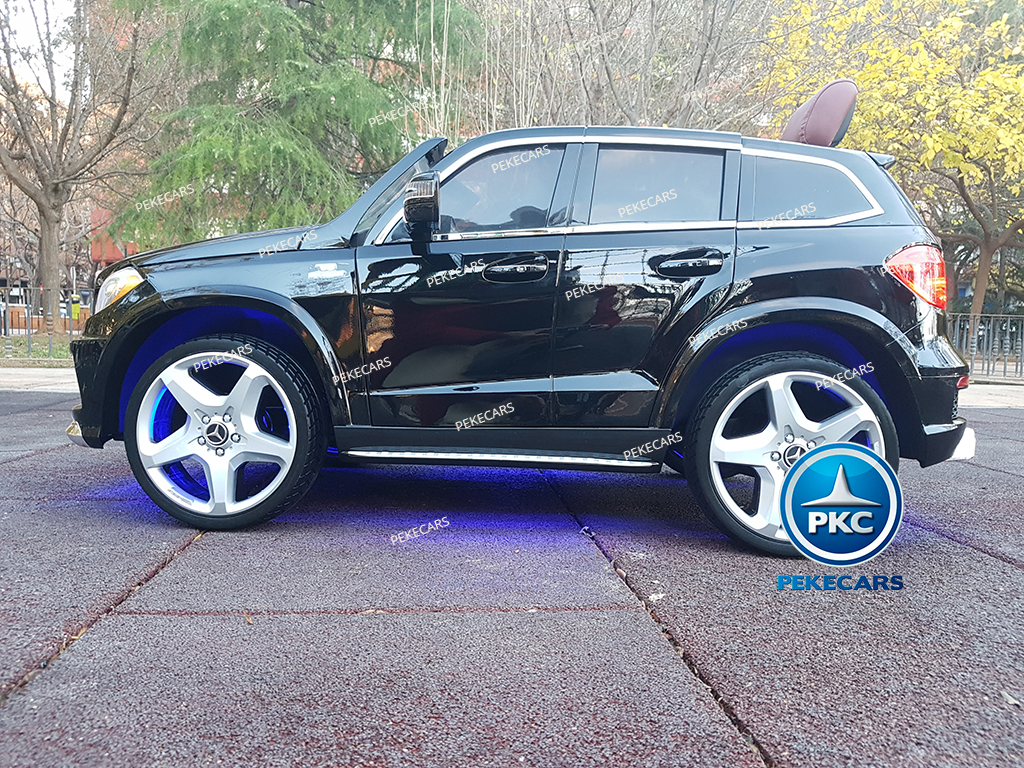 Coche electrico para niños Mercedes GL63 Version Superior Negro luces en las ruedas