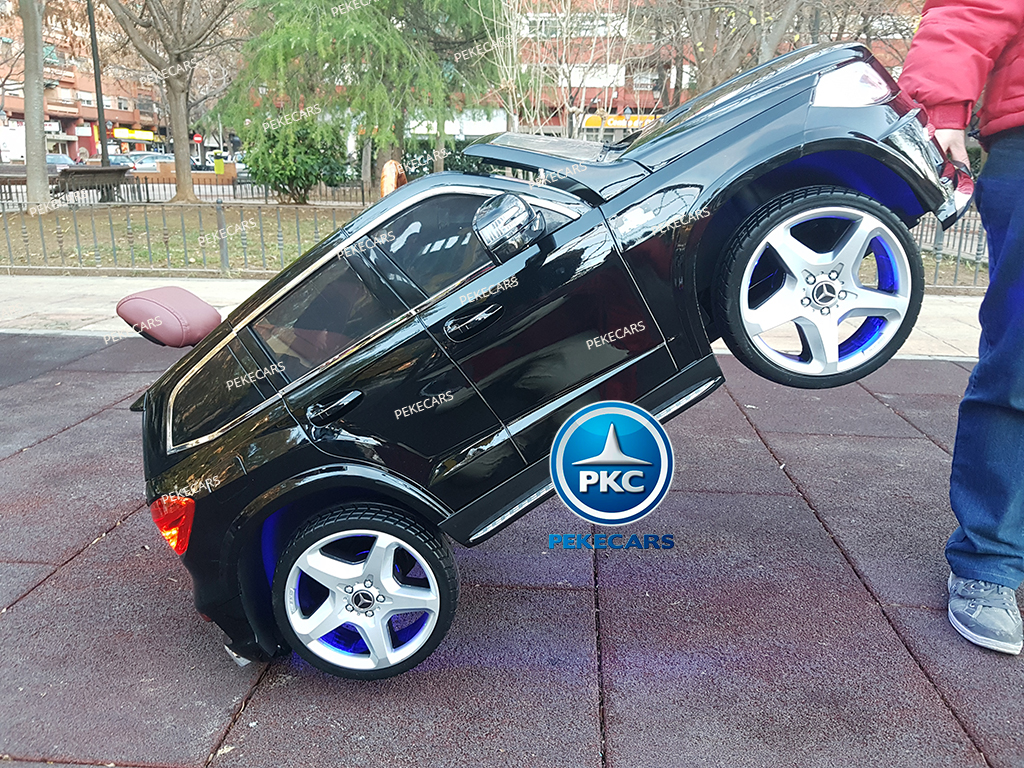 Coche electrico para niños Mercedes GL63 Version Superior Negro con asa de transporte
