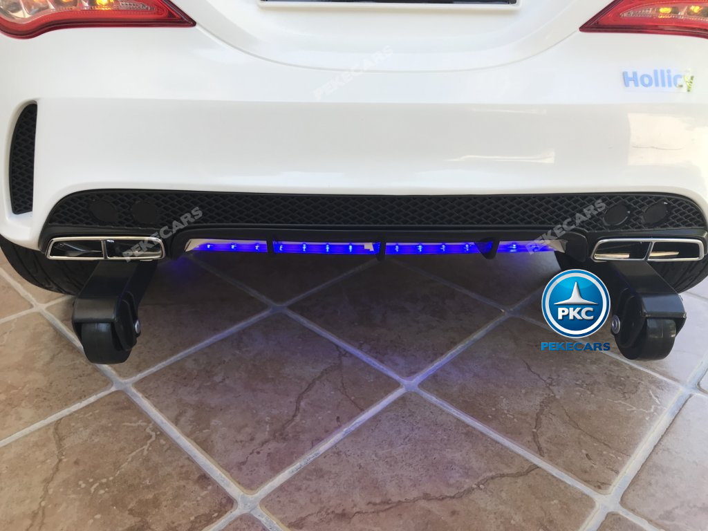 Coche electrico infantil Mercedes CLA45 Blanco ruedines traseros