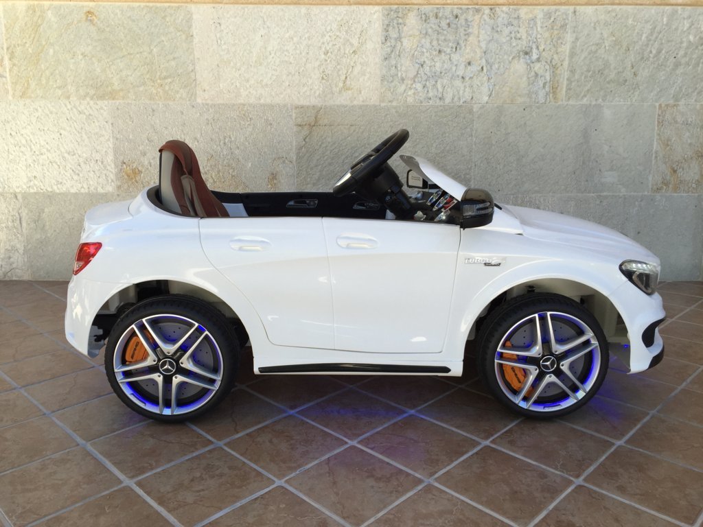 Coche electrico infantil Mercedes CLA45 Blanco