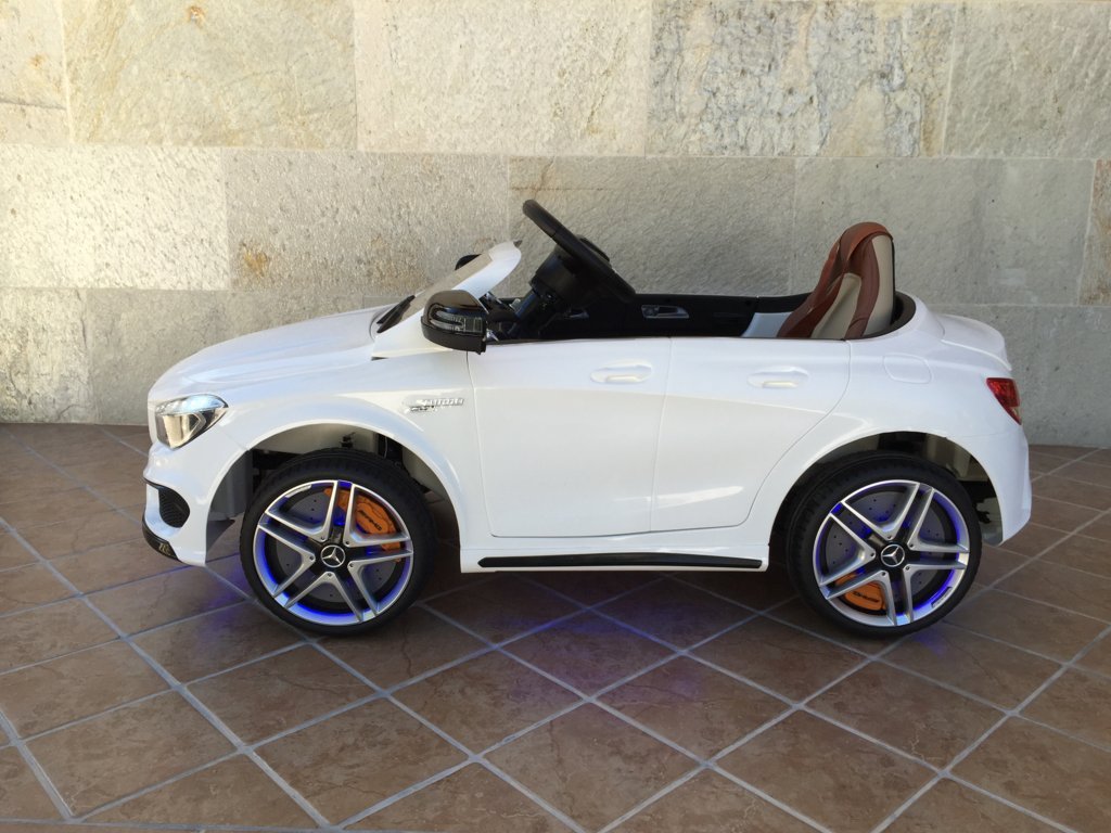Coche electrico infantil Mercedes CLA45 Blanco