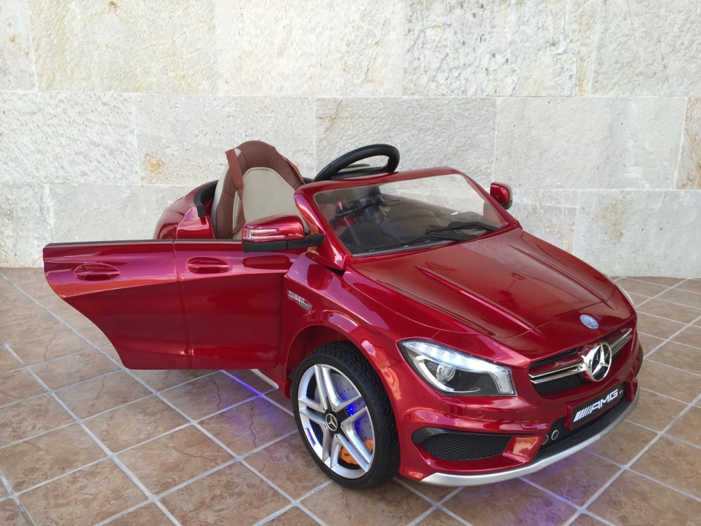 Coche electrico infantil Mercedes CLA45 Rojo Metalizado apertura de puertas