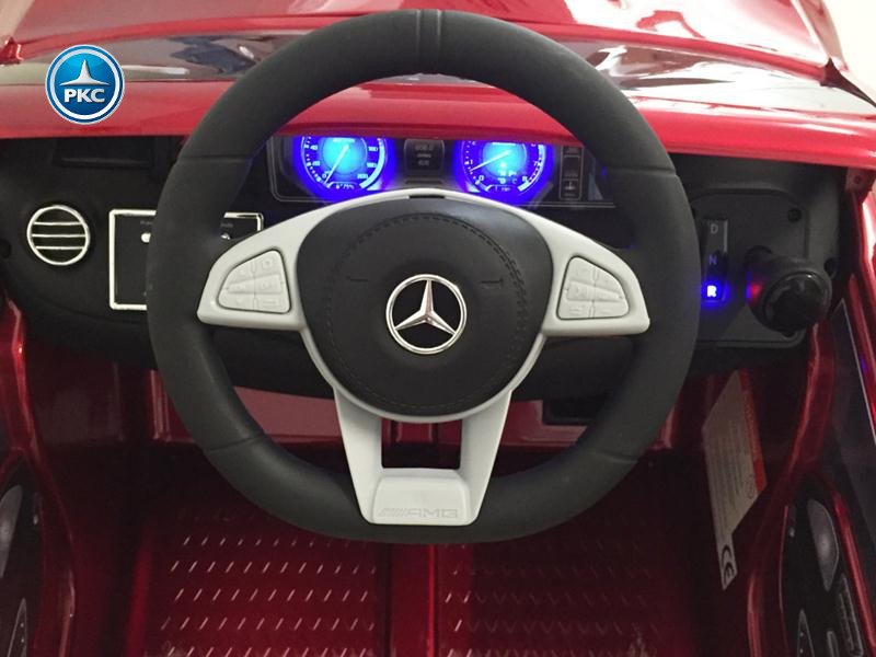 Coche electrico infantil Mercedes S63 Rojo metalizado volante con musica y claxon