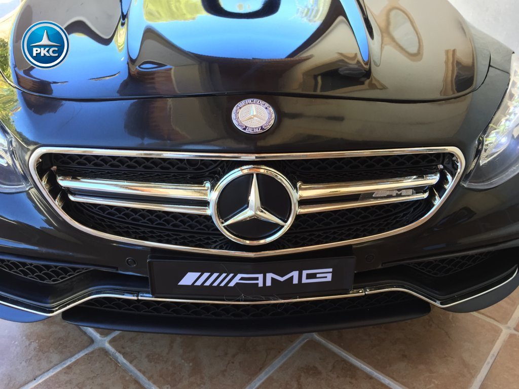 Coche electrico para niños Mercedes S63 Negro detalles de la parrilla delantera