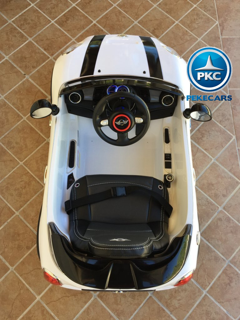 Coche electrico infantil Mini Hatch Blanco detalles del interior