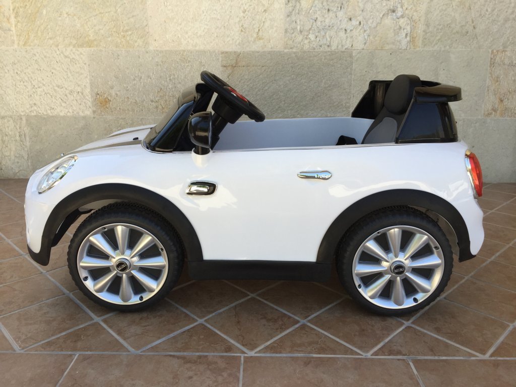 Coche electrico infantil Mini Hatch Blanco
