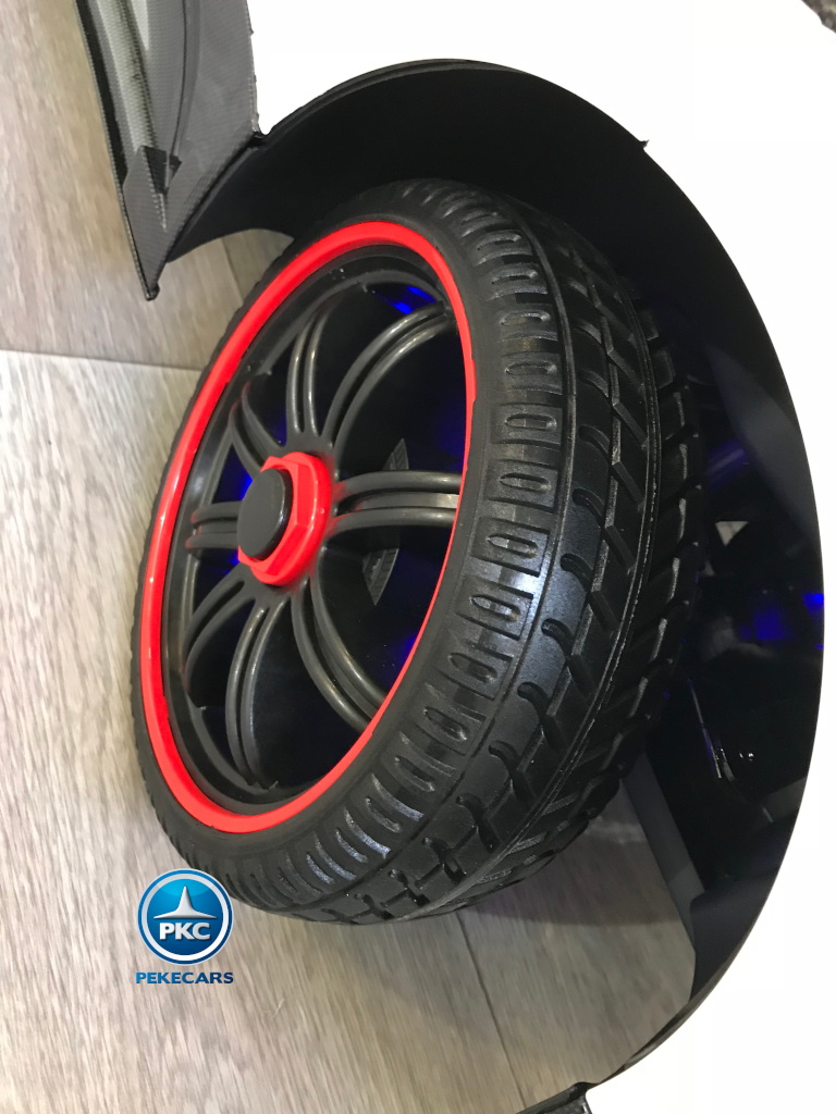 Coche electrico para niños Pagani Zonda Blanco ruedas de caucho antipinchazos