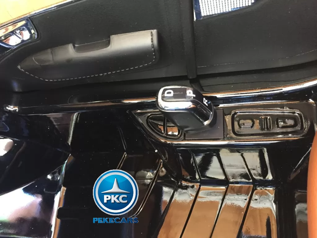 Coche electrico infantil Volvo XC90 Negro Metalizado palanca de cambio