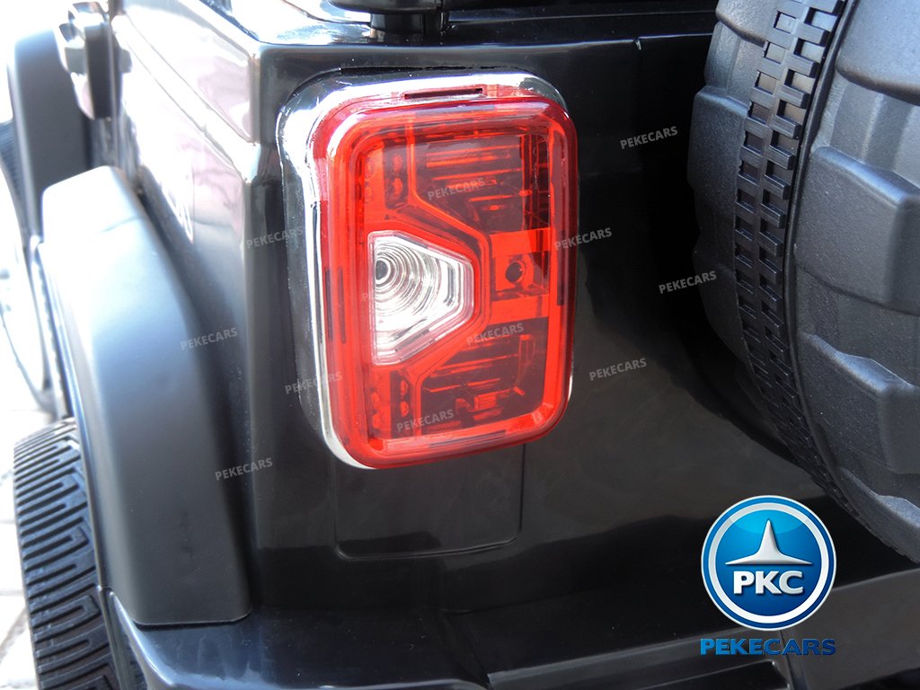 Coche electrico para niños Jeep Wrangler Style Negro luces led traseras
