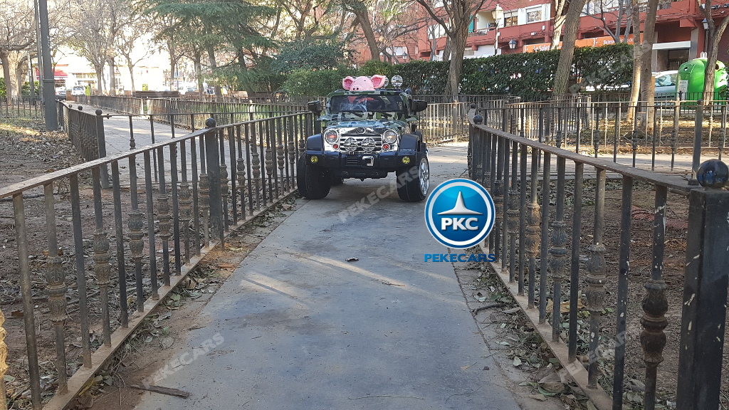 Coche electrico para niños Jeep Wrangler Style Verde Camuflaje