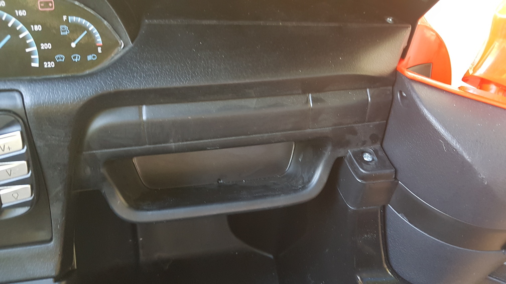 Deportivo Pekecars XL 24V Rojo - guantera