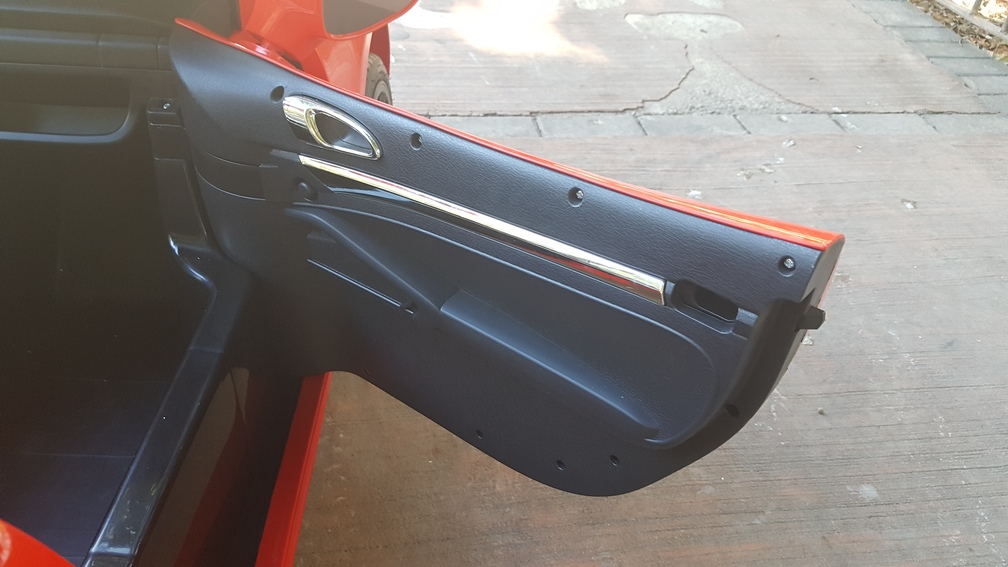 Deportivo Pekecars XL 24V Rojo - puerta