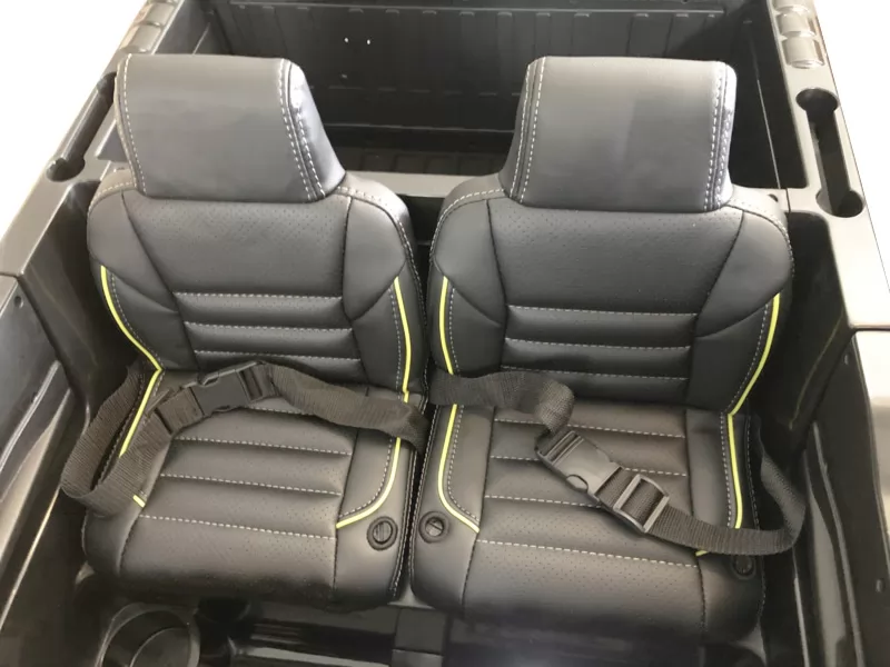 Toyota Hi-lux 12v 2,4Ghz negro vista asientos