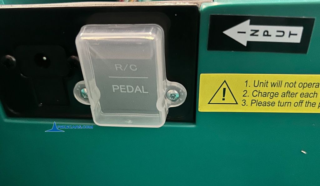 Coche de carreras Aston Martin F1 Cognizant 24V Verde control remoto