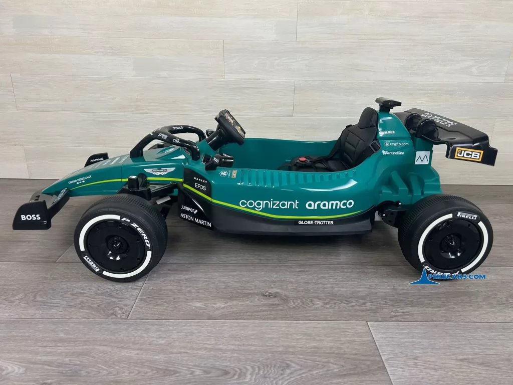 Coche de carreras Aston Martin F1 Cognizant 24V Verde vista lado izquierdo