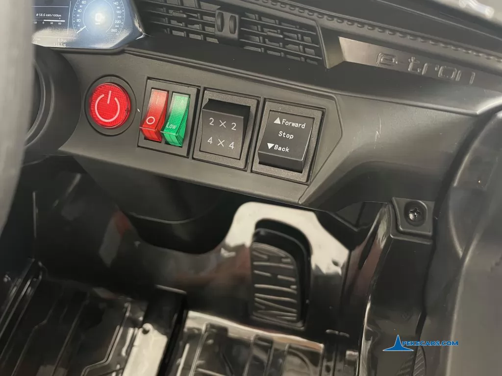coches teledirigidos audi e tron quattro mp4 negro panel de instrumentos