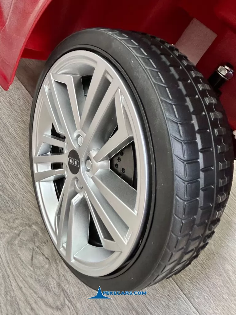 Audi Q5 12V Rojo Metalizado ruedas de caucho