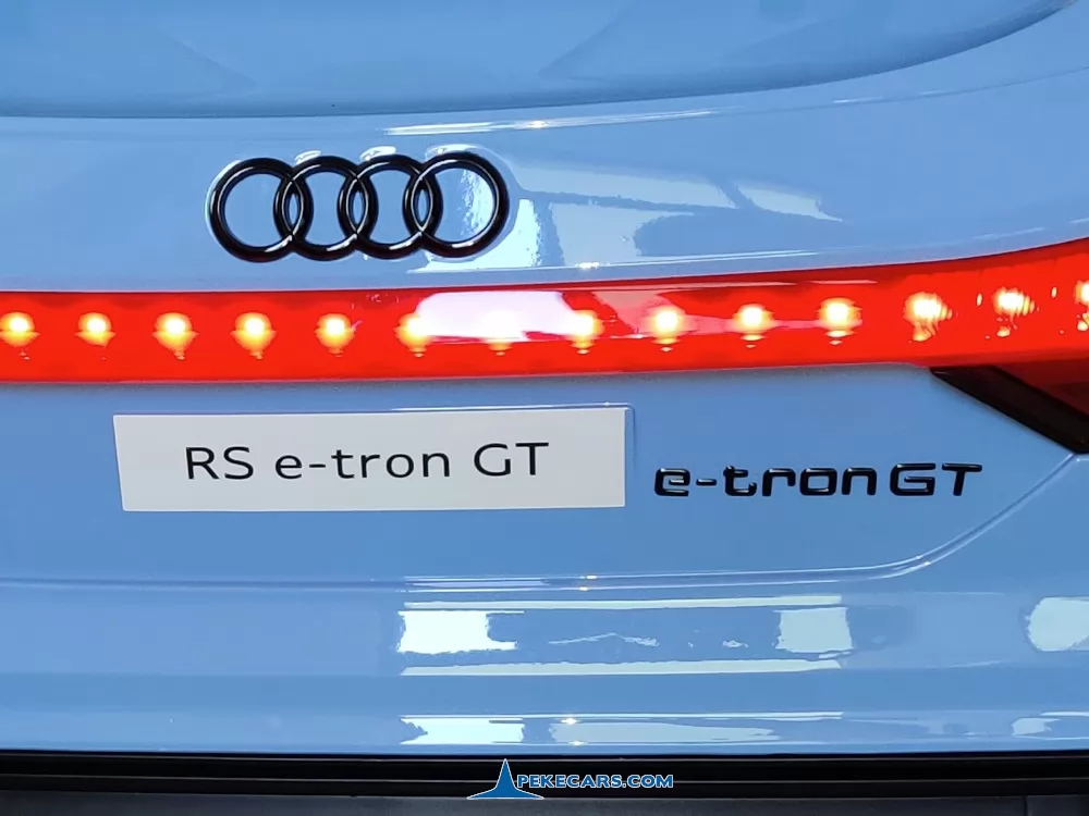 coches electricos para niños Audi RS E-Tron GT 12V 2.4G Azul