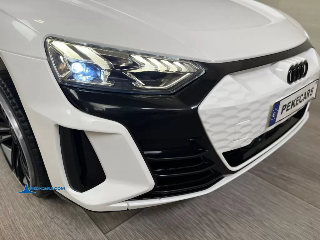 Audi RS E-Tron GT 12V 2.4G Blanco faros