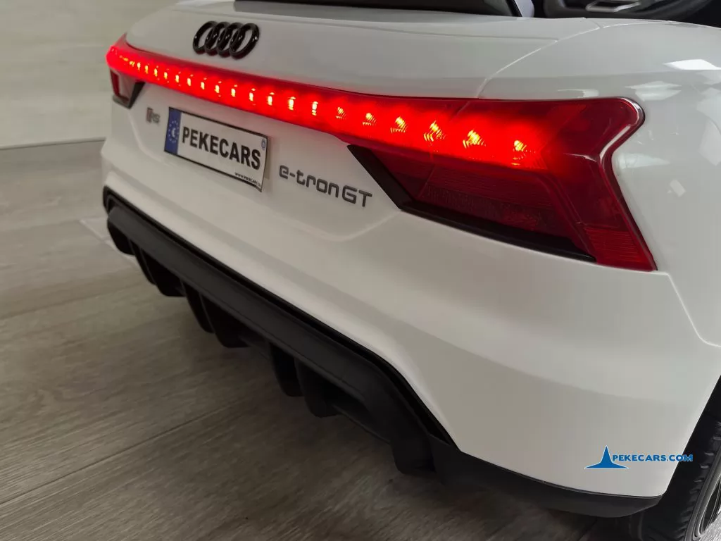 Audi RS E-Tron GT 12V 2.4G Blanco luz posicion trasera